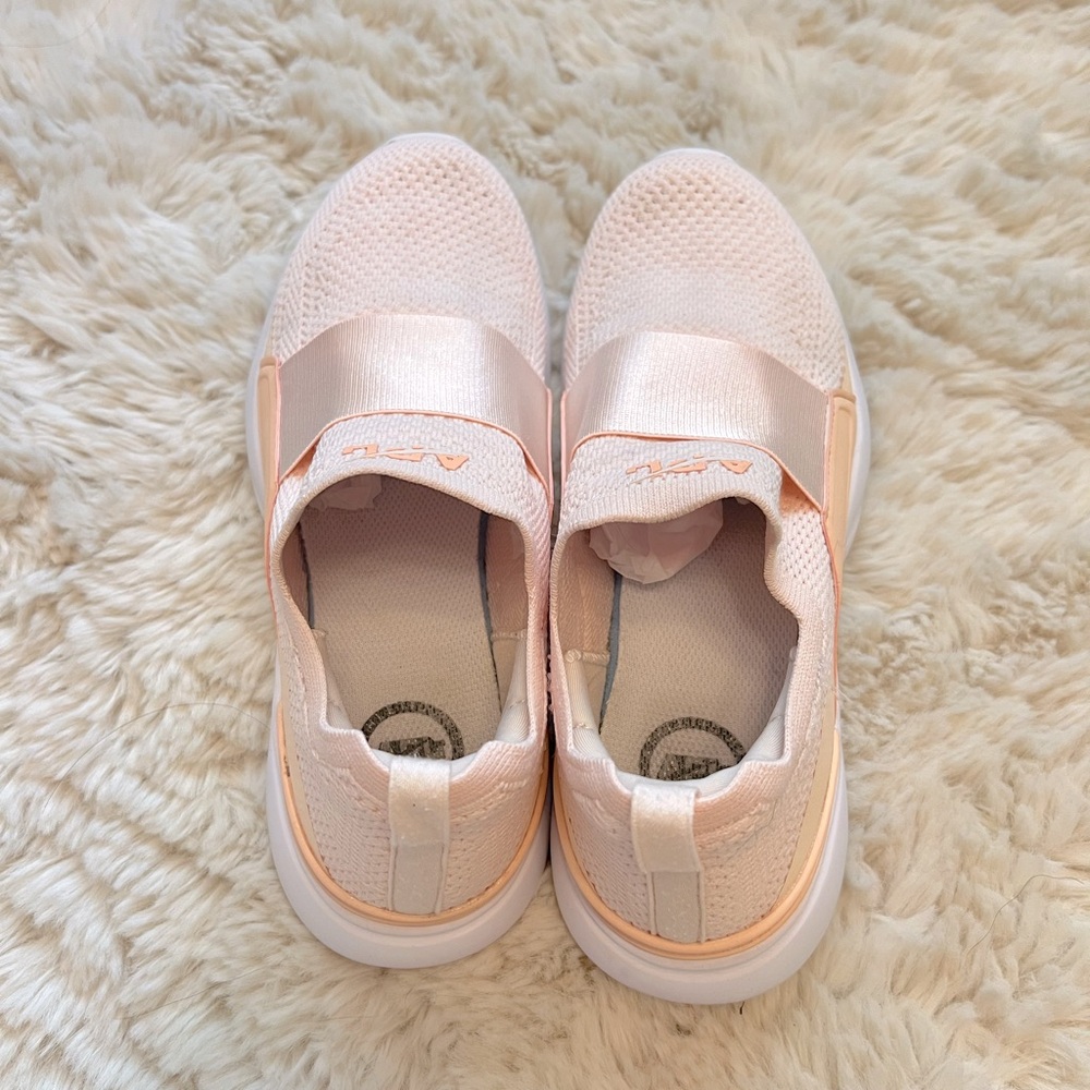 APL Sneaker - Picture 5 of 6